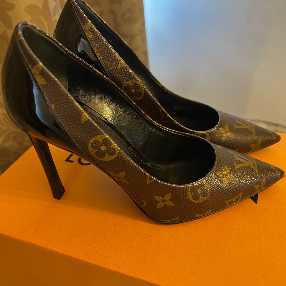 Louis Vuitton Cherie Pump
